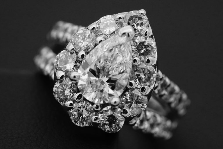 Image of a large stoned diamond engagement ring